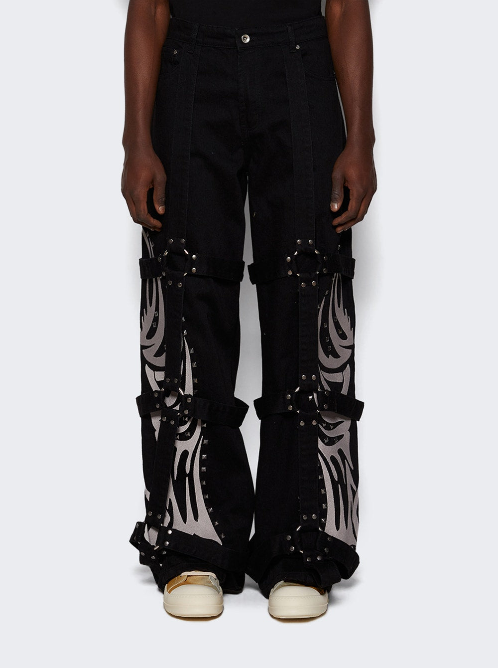 Men | WHO DECIDES WAR | Winged Logo Bondage Pant Coal | Black