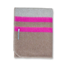 Unisex | Aspen Cape | Light Taupe / Toffee / Shocking Pink
