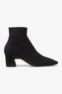 Packshot image of the Zelda boot in Black | Grid Hover