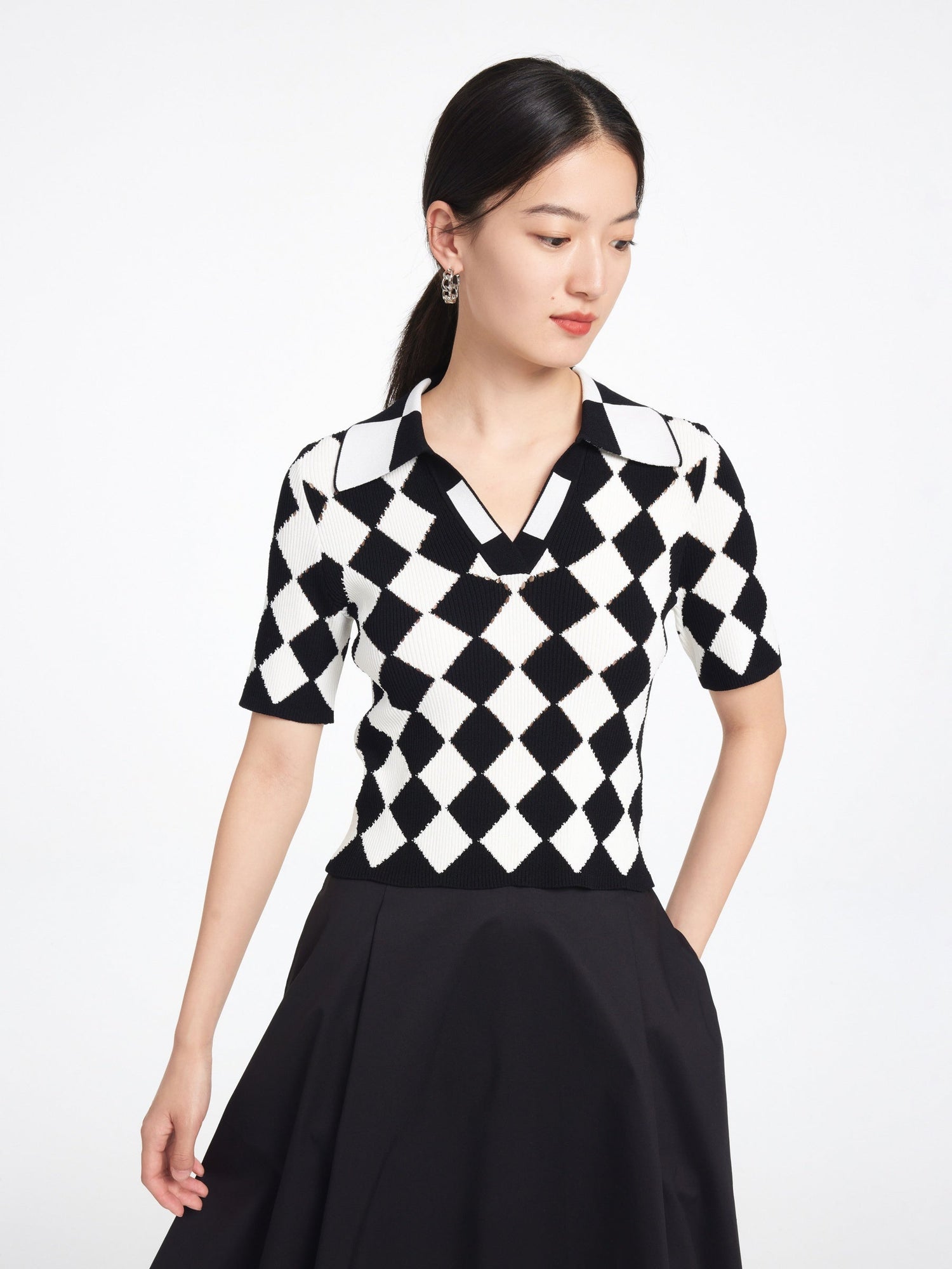 Rhombic Pattern Knit Sweater | Black