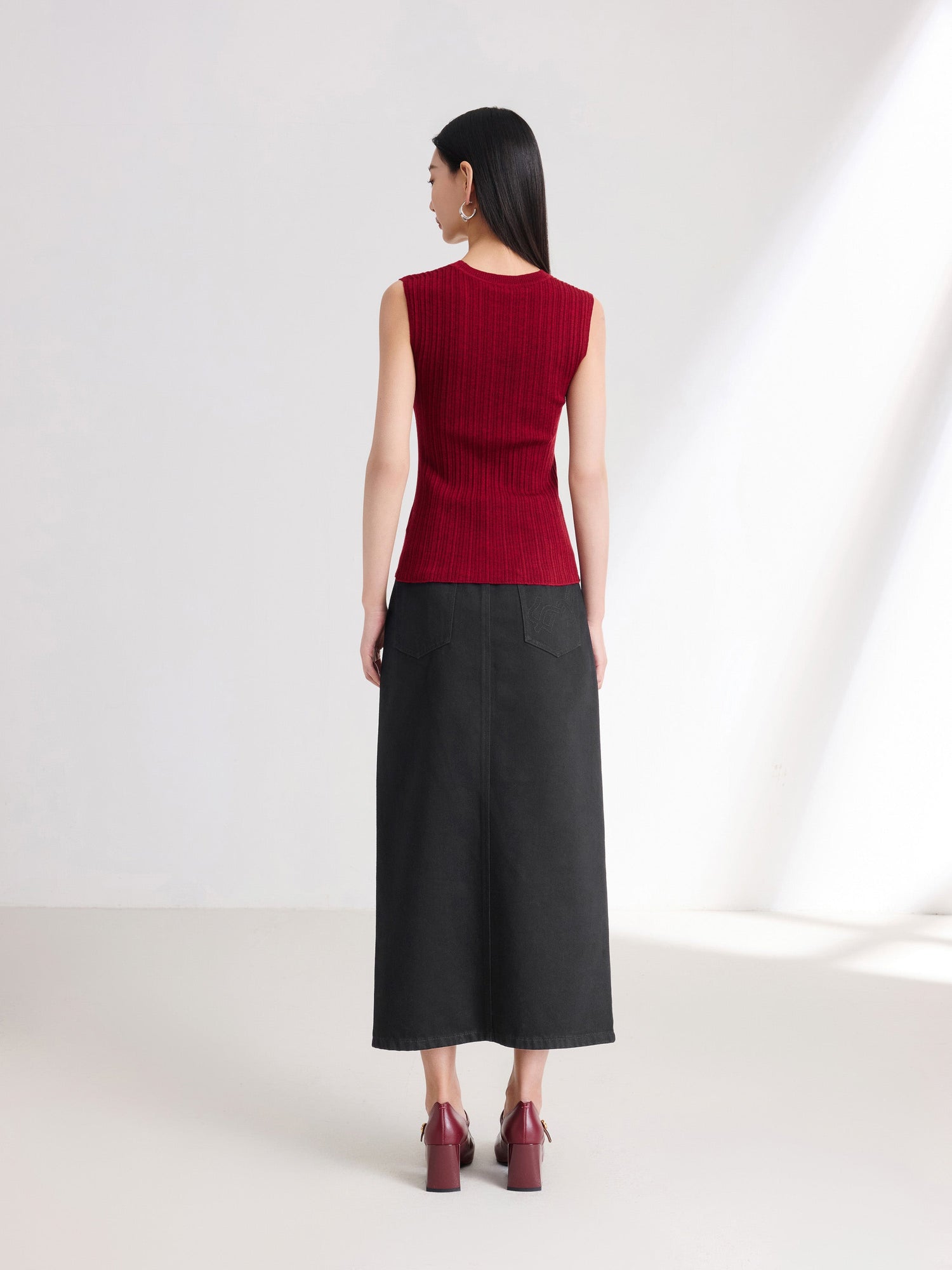 Wool Sleeveless Vest | Wine Red