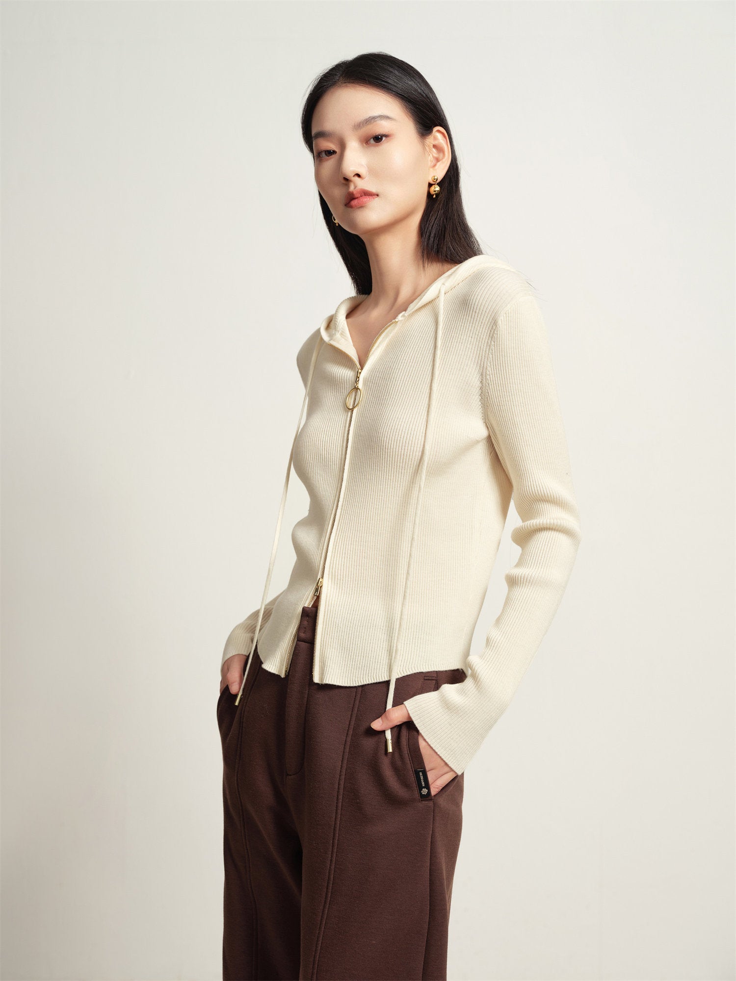 Simple Slim Fit Zippered Knit Hoodie | White