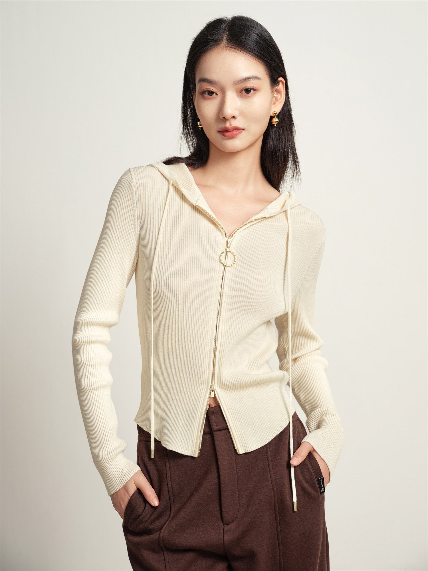 Simple Slim Fit Zippered Knit Hoodie | White