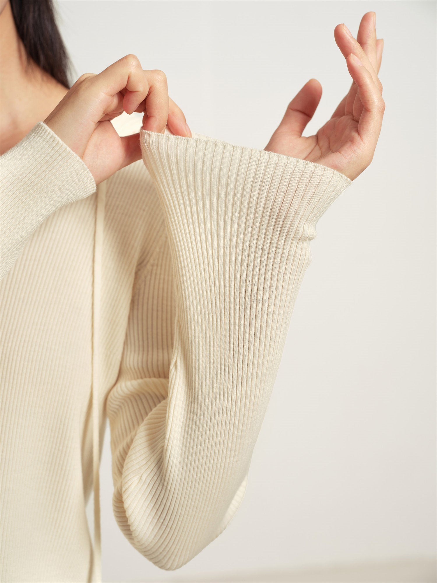 Simple Slim Fit Zippered Knit Hoodie | White