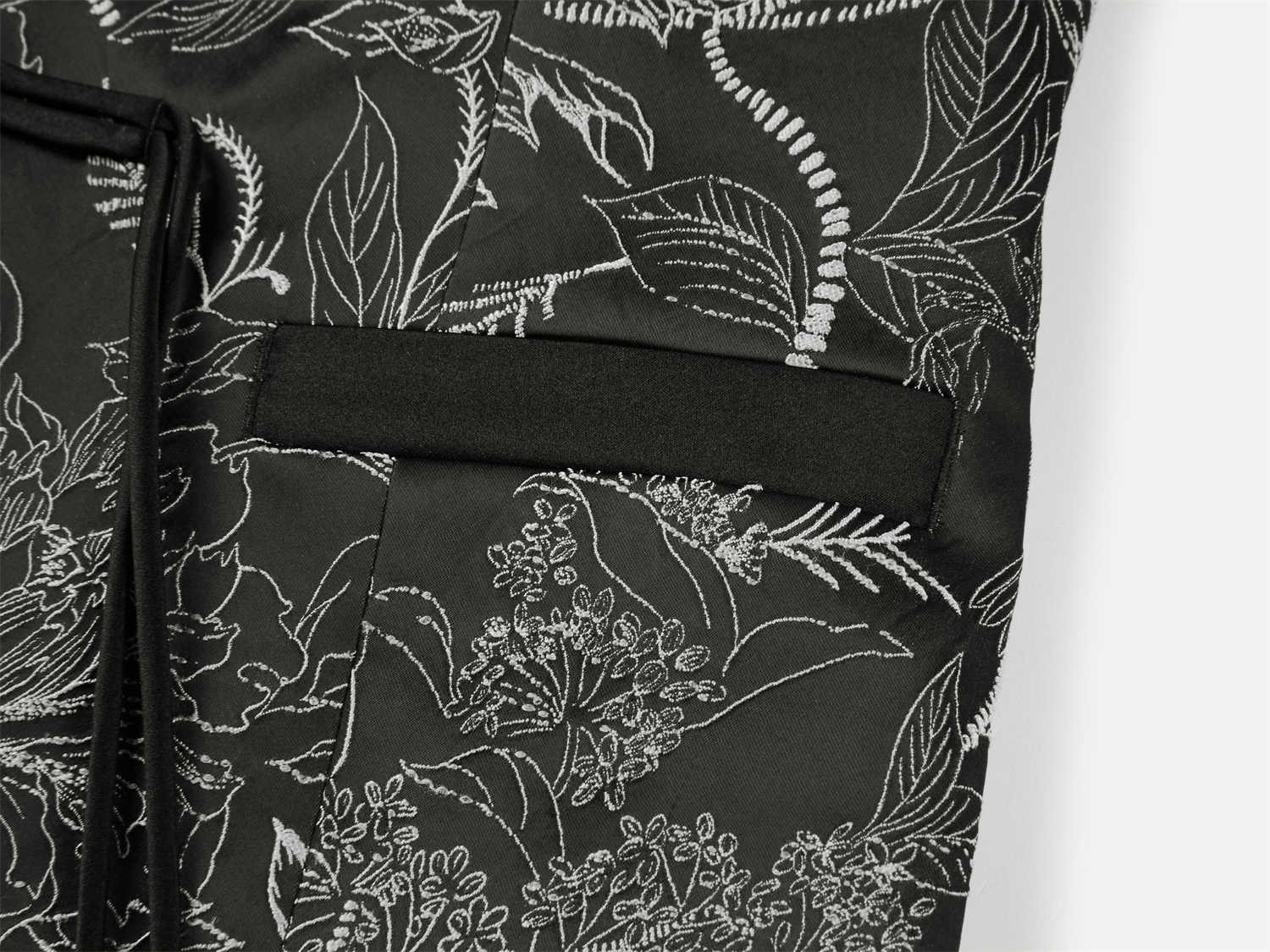 Chinese-Style Embroidered Short Vest | Black