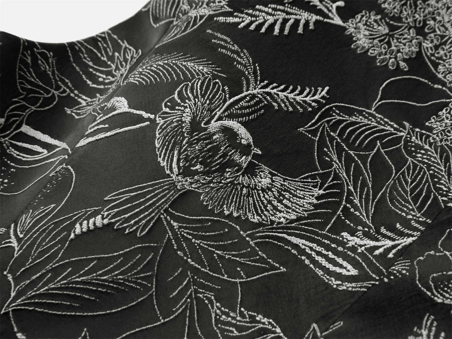 Chinese-Style Embroidered Short Vest | Black