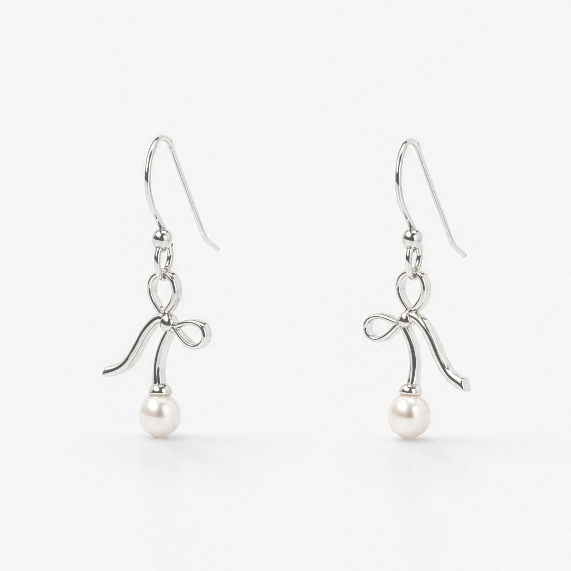 BB Earrings | Sterling Silver | Freshwater Pearl