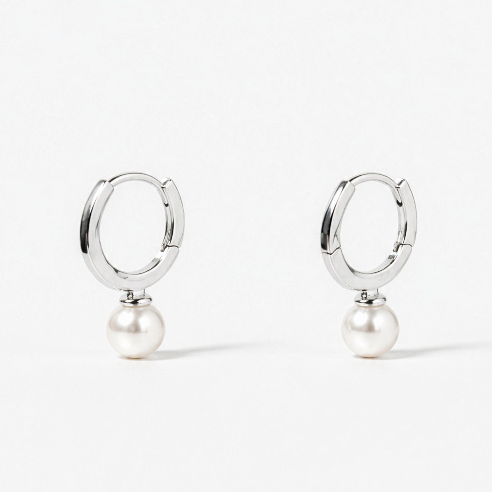 Min Earrings | Sterling Silver | Freshwater Pearl