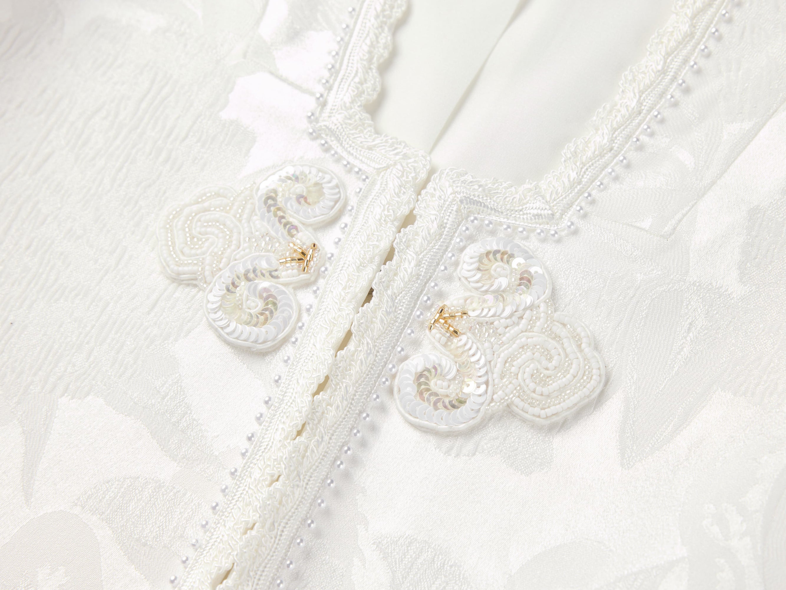 Embroidered Cropped Jacket | White