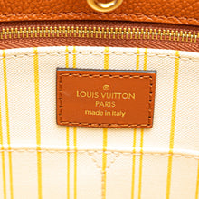 Louis Vuitton | Pre-Owned Monogram Giant Raffia OnTheGo MM | Brown