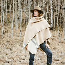 Unisex | Aspen Cape | Beige / Ivory / Light Grey