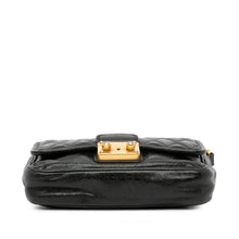 Miu Miu | Pre-Owned Vitello Shine Trapu Clutch | Black