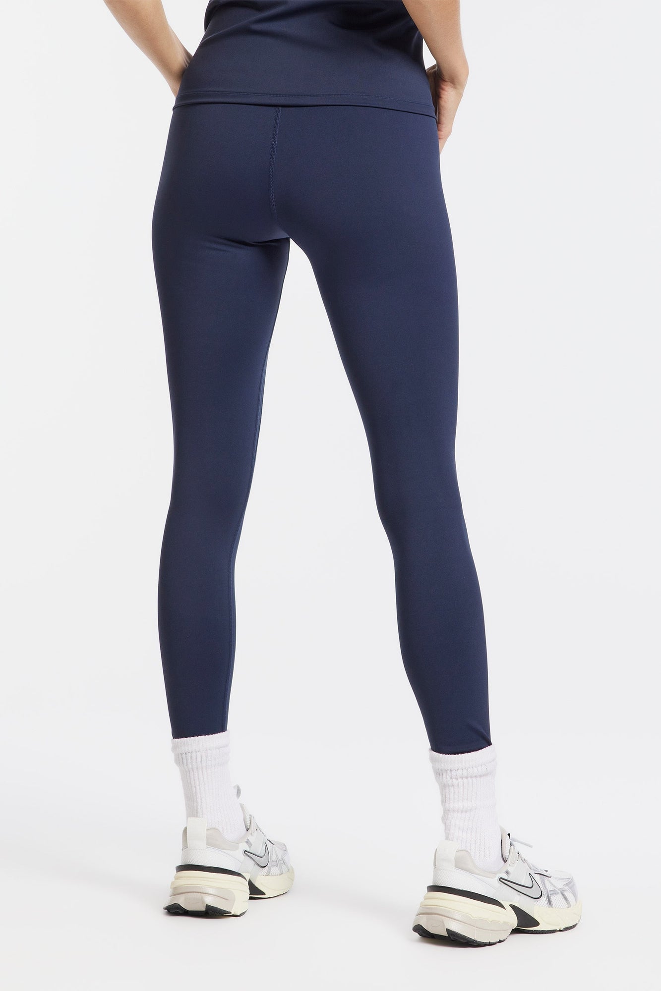 Bandier | Center Stage Legging | Navy Blazer