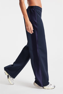 Bandier | Sport Logo Pant | Navy Blazer