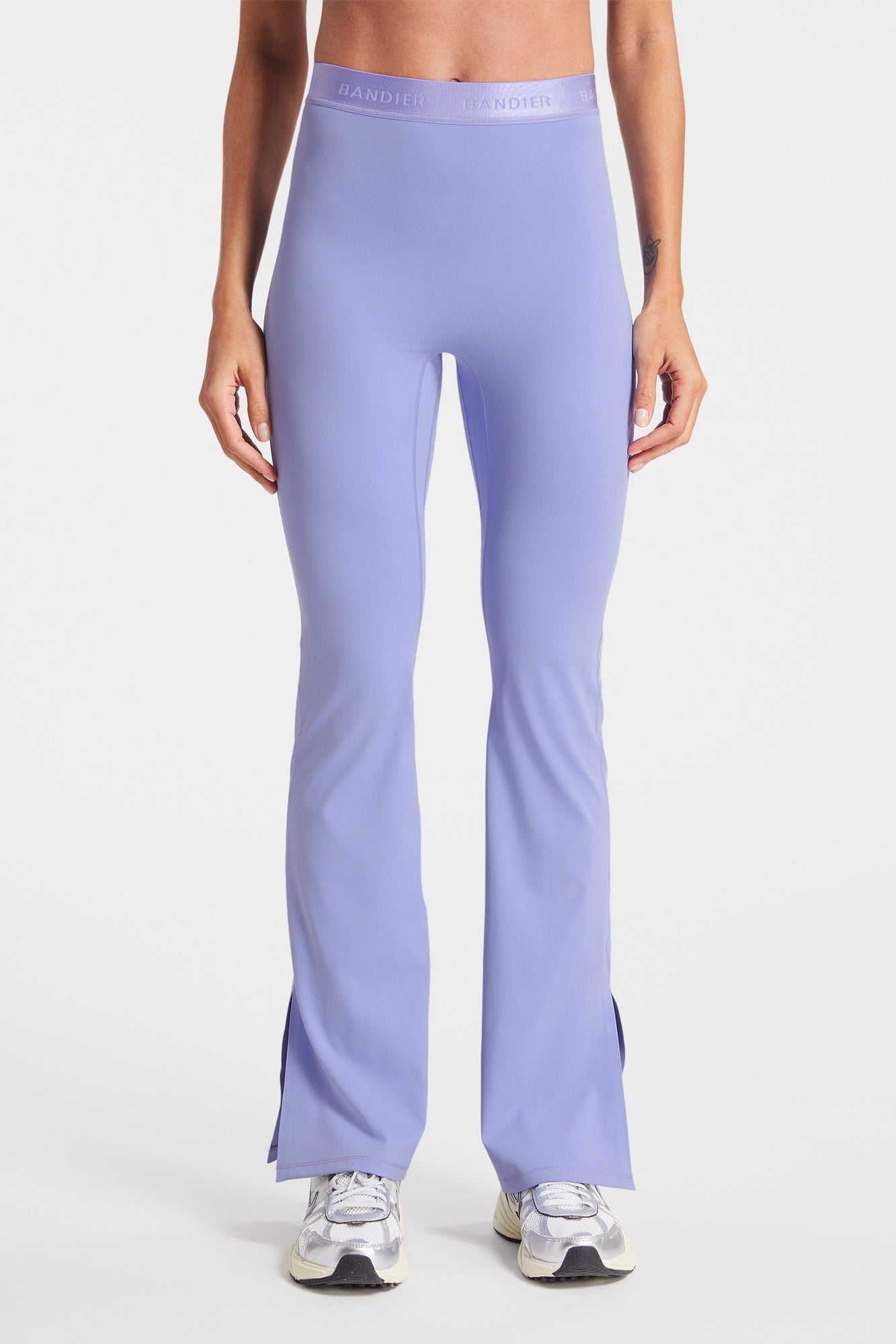 Bandier | Sport Logo Slit Legging | Jacaranda