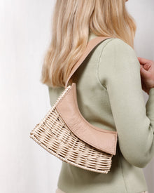 Bao-Camel-Front-1-Wicker-Wings-Basket-Handbag-Rattan-Bags-Wicker-Bags-UK-Wicker-Bags-Wicker-Bag-Straw-Basket-Handbag-Wicker-Handbag--Eco-Friendly-Purses-Wicker-Handbags-Bag-Rattan