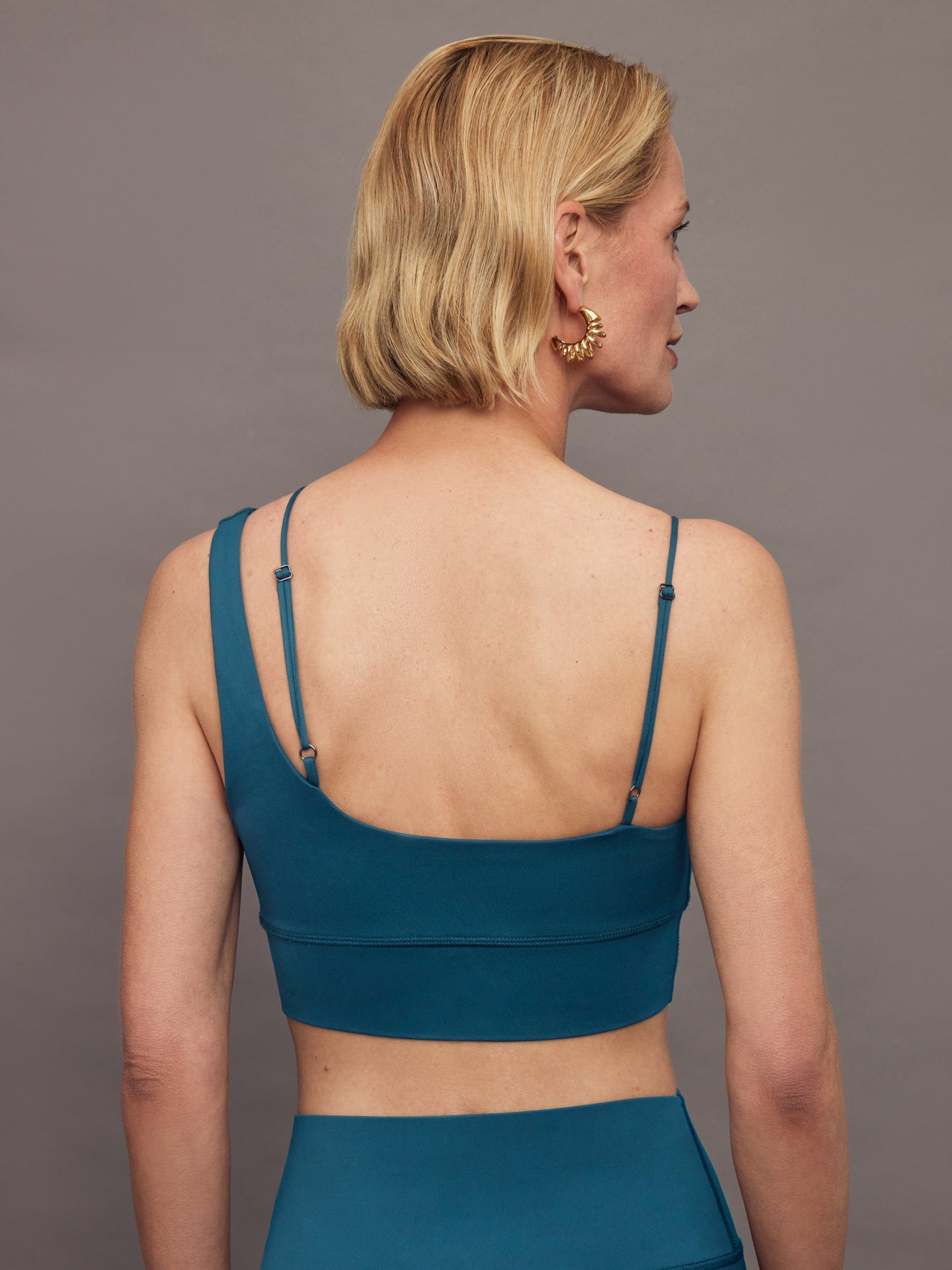 Carbon38 | Asymmetrical Strappy Bra In Diamond Compression | Deep Lagoon