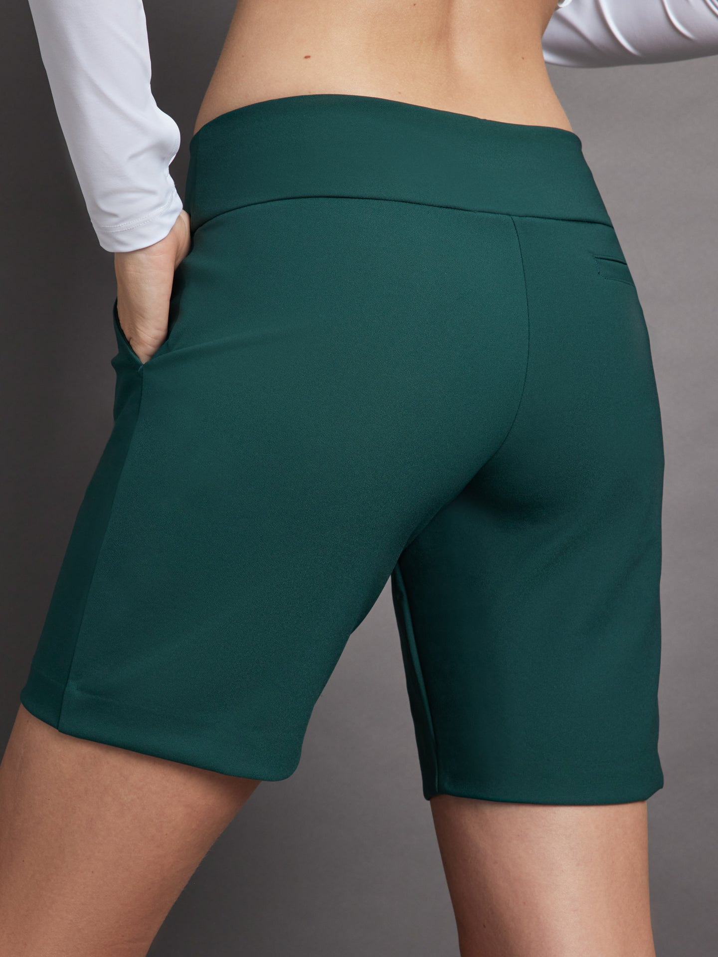 Carbon38 | Golf Short | Ponderosa Pine