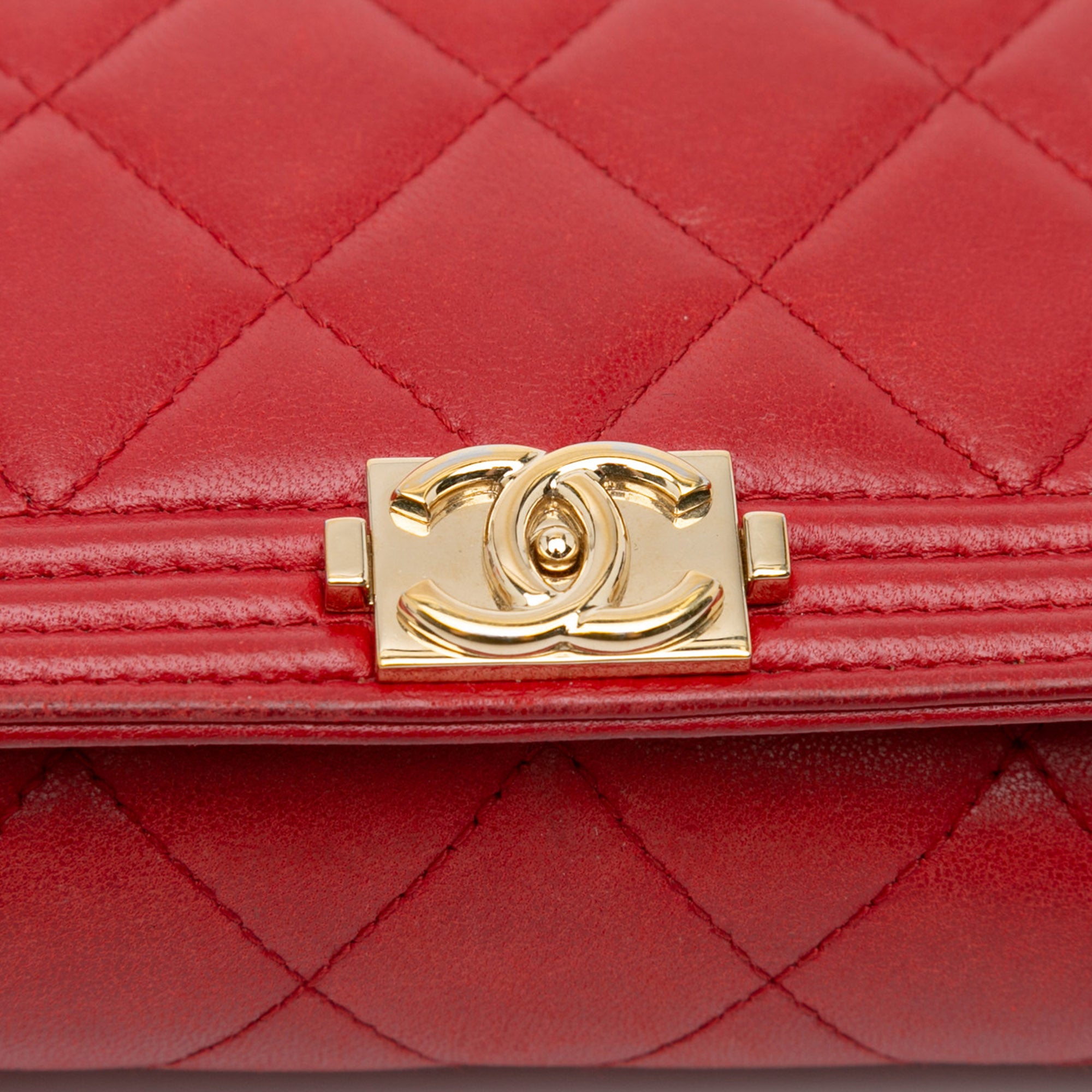 Chanel | Pre-Owned Lambskin Le Boy Wallet On Chain | Red