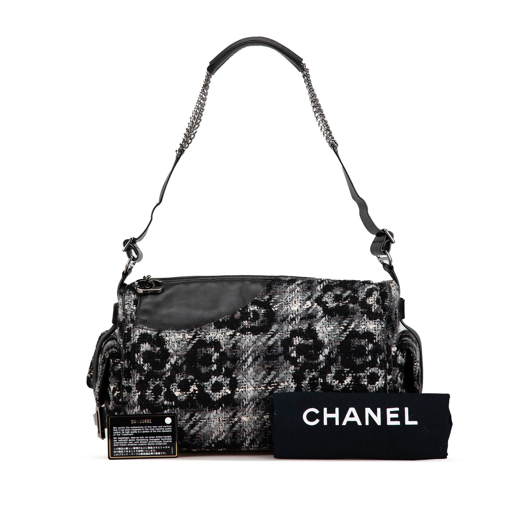 Chanel | Pre-Owned Tweed Camellia Shoulder Bag | GrayBlack