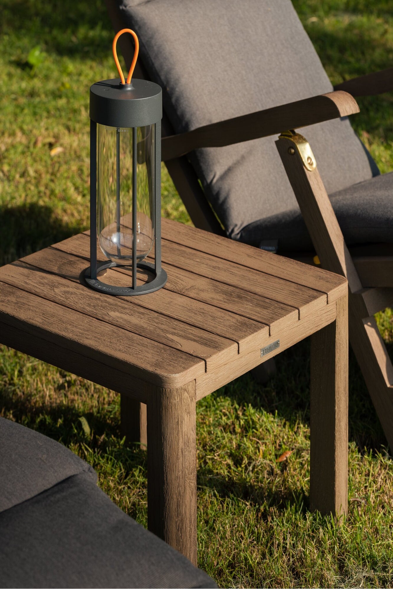 In Vitro Unplugged Outdoor Portable 3000K | Black