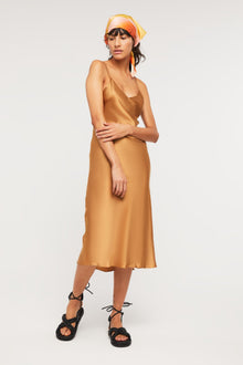 Silk V Neck Slip | Caramel
