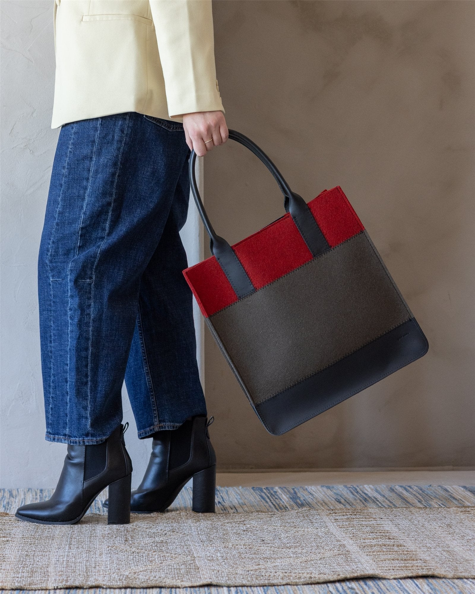 Jaunt Merino Wool Tote | Tobacco / Cherry