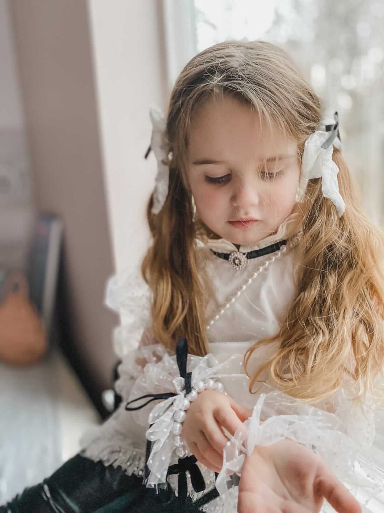 Girl | Embroidered Flower Hair Bows | White