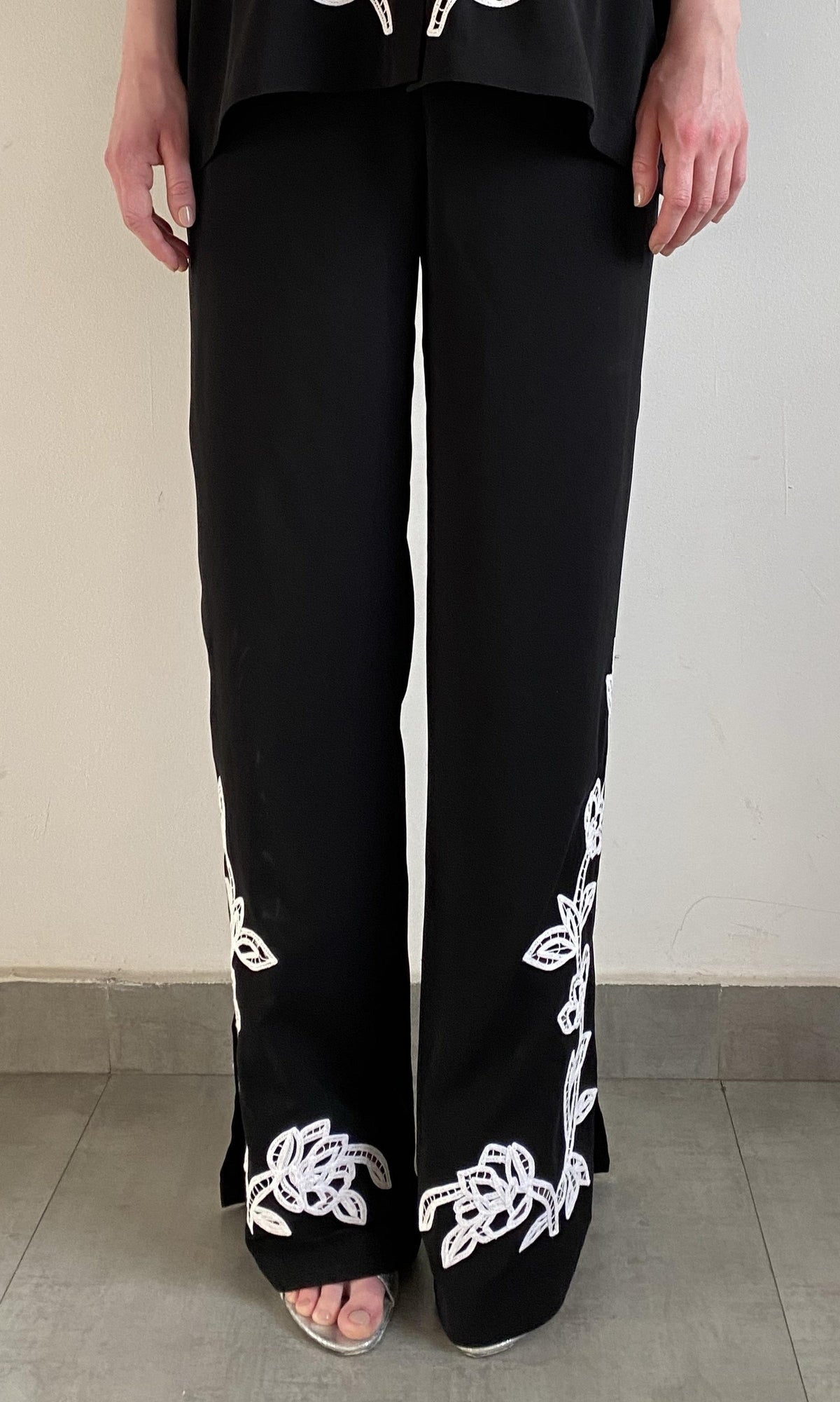 Hemant And Nandita | Daha Polyester Crepe Pants | Black White