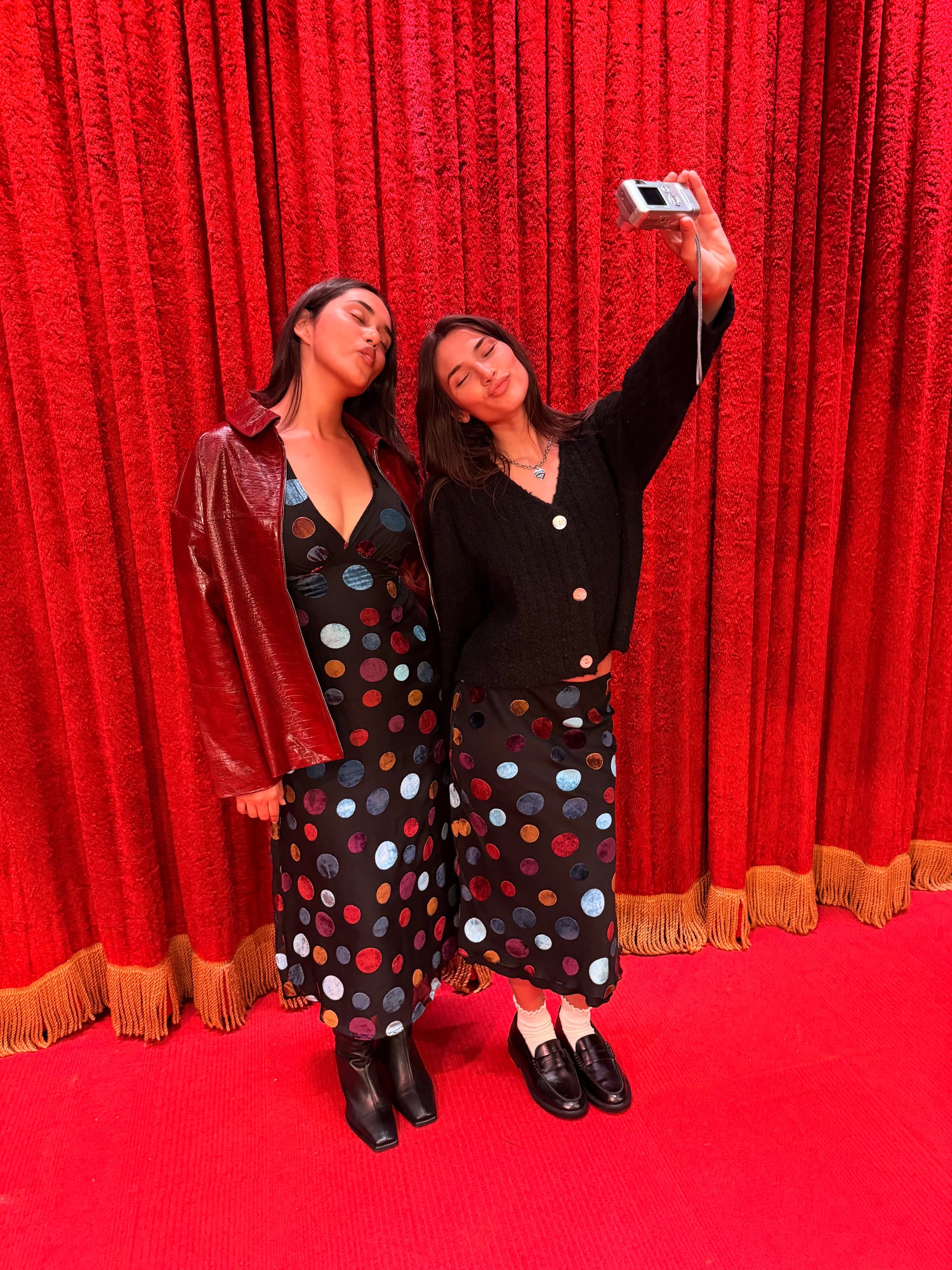 Issa V-Neck Cardi | Black