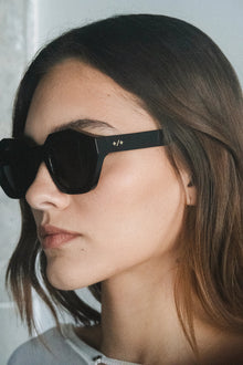 Amplify | Black | Smoke Lenses