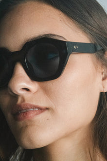 Amplify | Black | Smoke Lenses