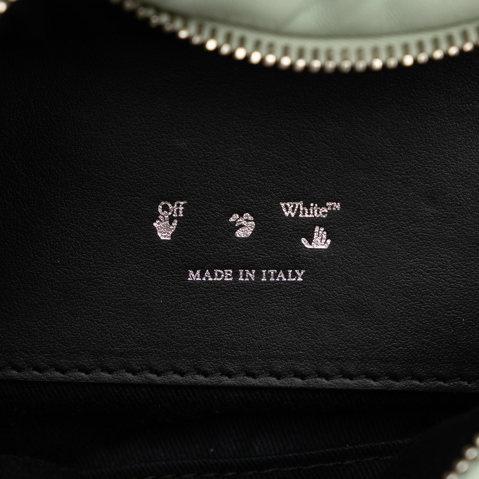 Off-White | Pre-Owned Leather Pump Pouch | Green