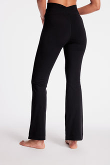 Le Ore | Luna Wrap Flare Legging | Black
