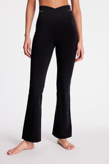 Le Ore | Luna Wrap Flare Legging | Black