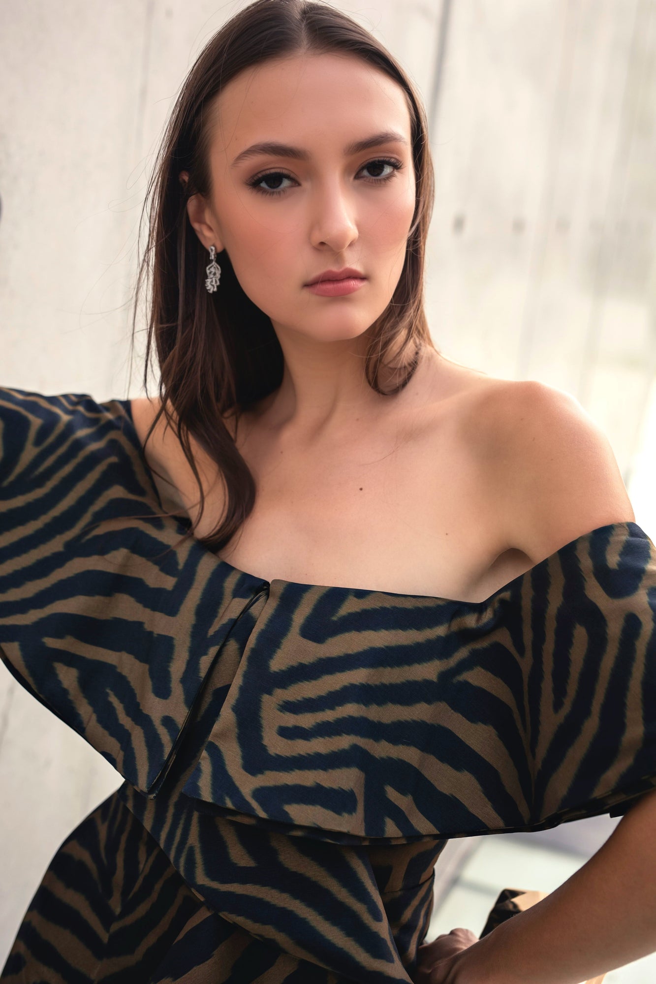 ONE33 SOCIAL | The Blakely Off-The-Shoulder Printed Cocktail Dress | Black / Brown