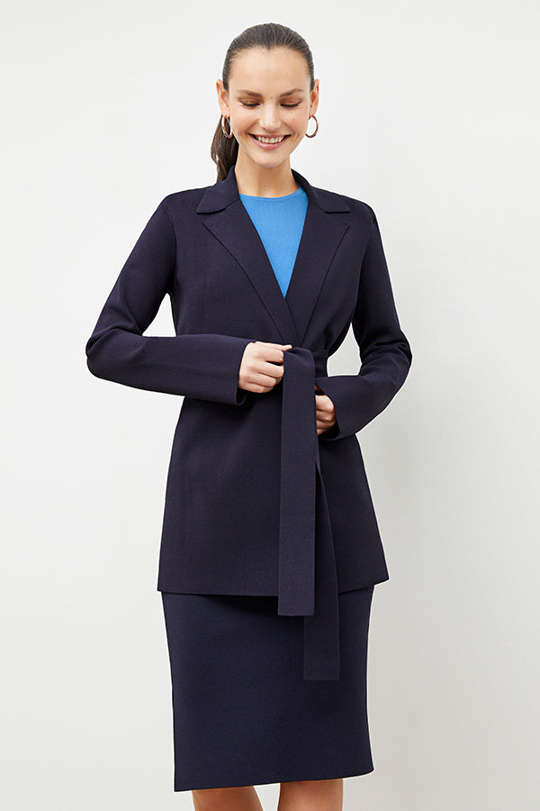Front image of a woman wearing the Merritt Jardigan in Navy | Exclude