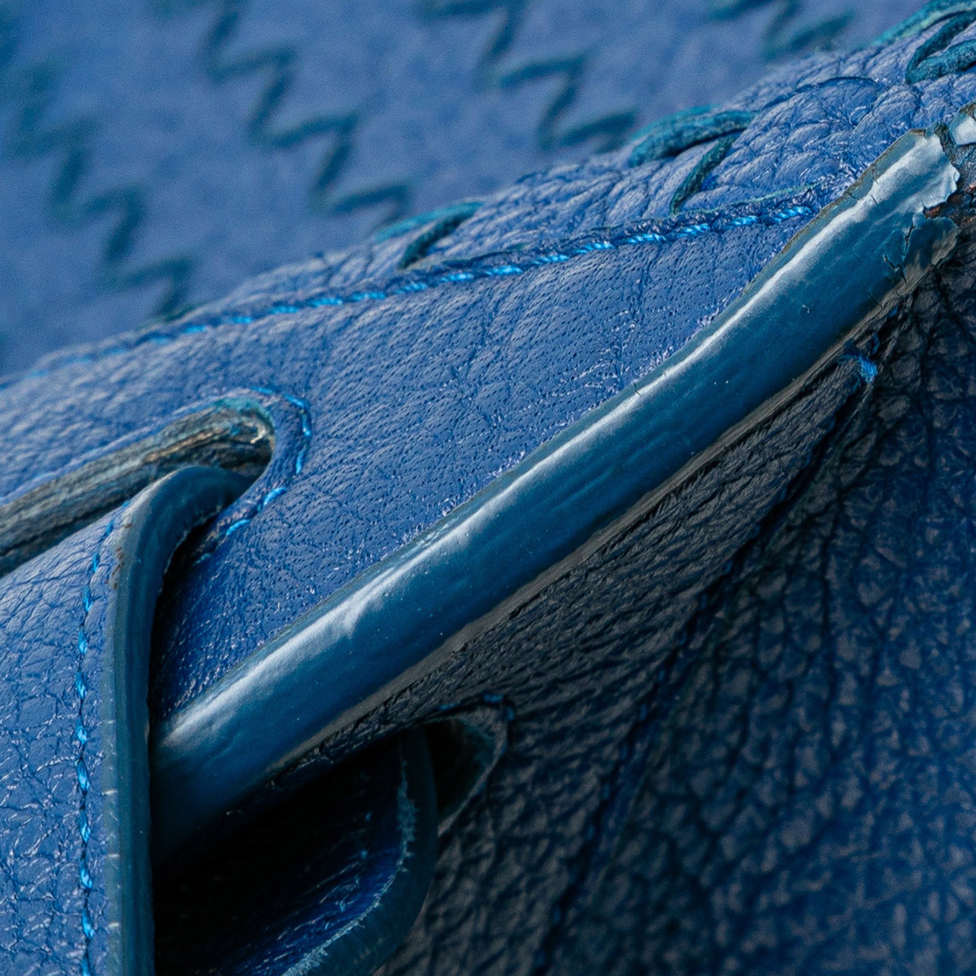 Bottega Veneta | Pre-Owned Intrecciato Crossbody | Blue