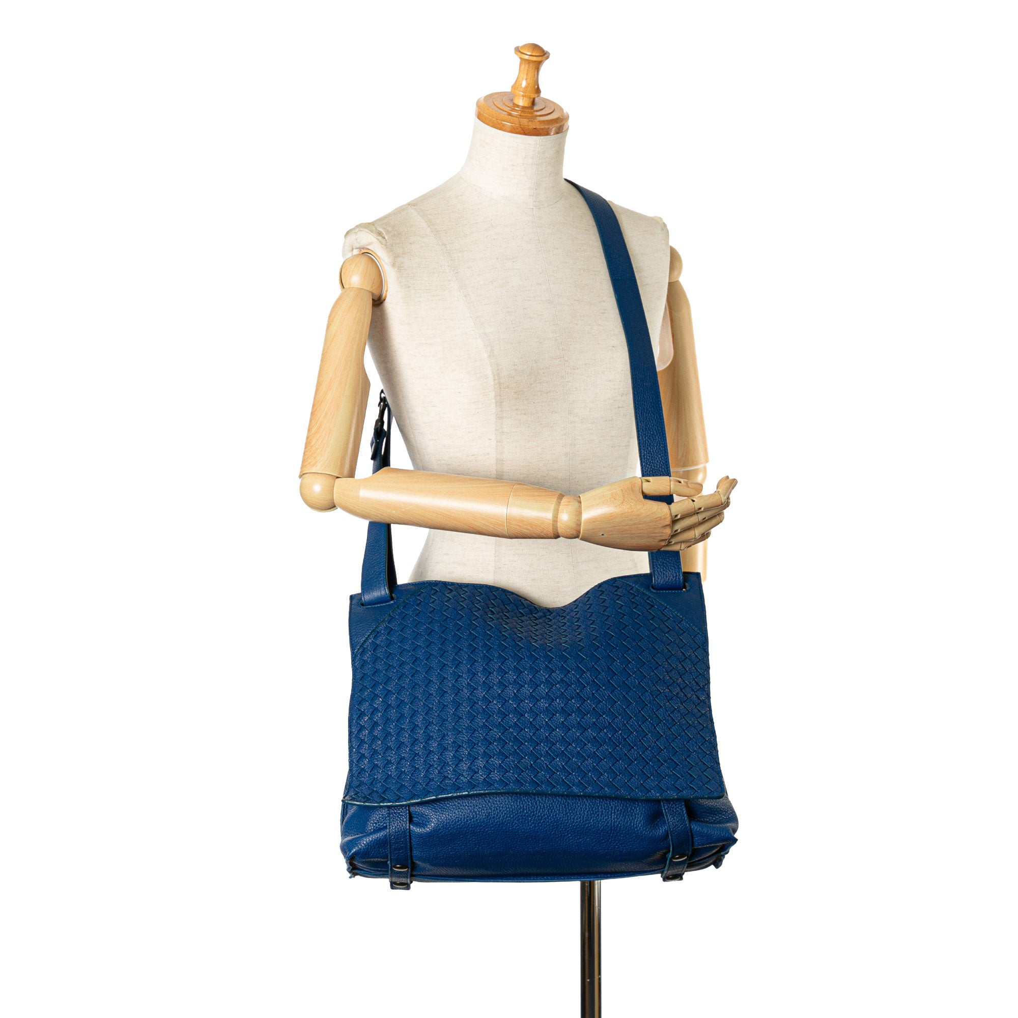 Bottega Veneta | Pre-Owned Intrecciato Crossbody | Blue