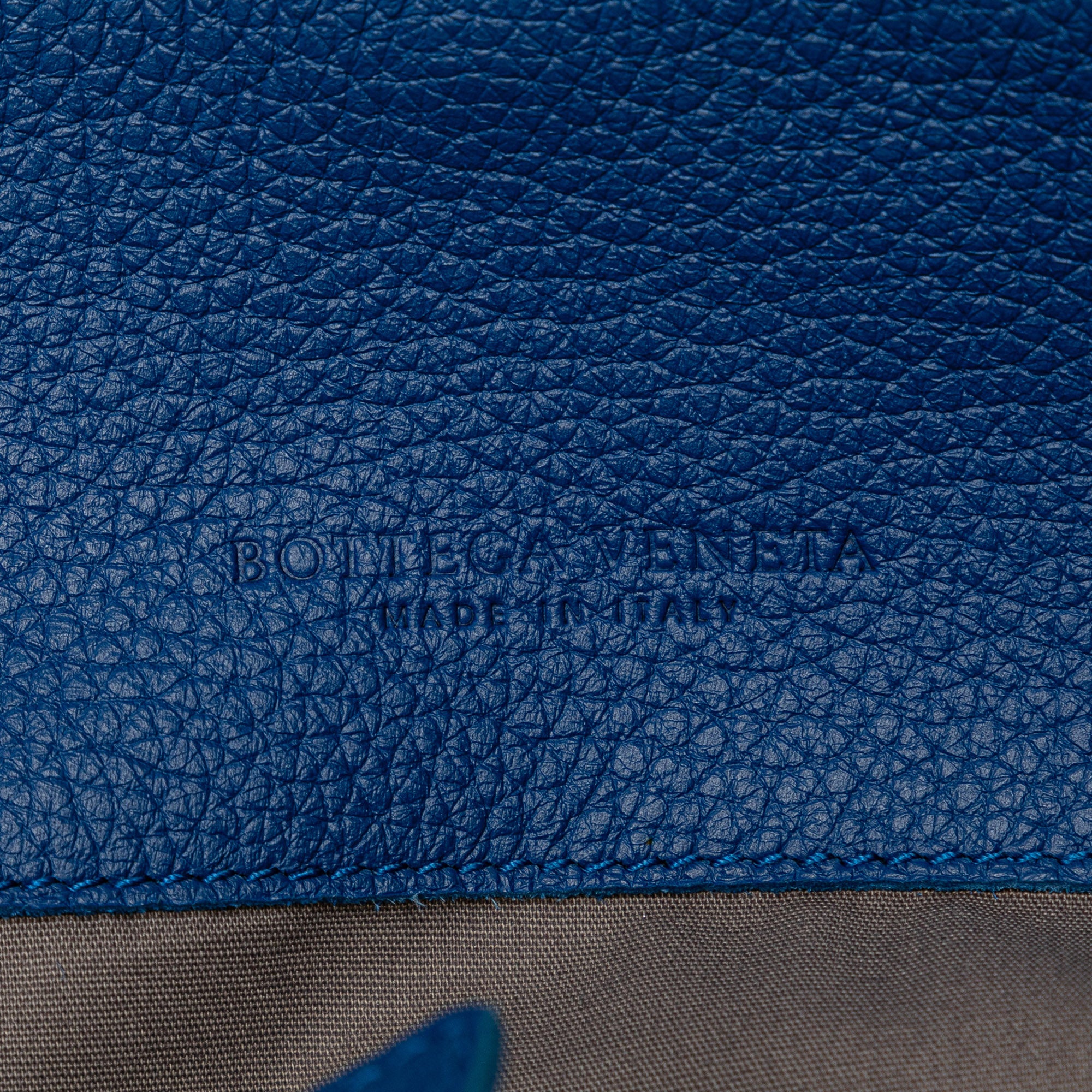 Bottega Veneta | Pre-Owned Intrecciato Crossbody | Blue
