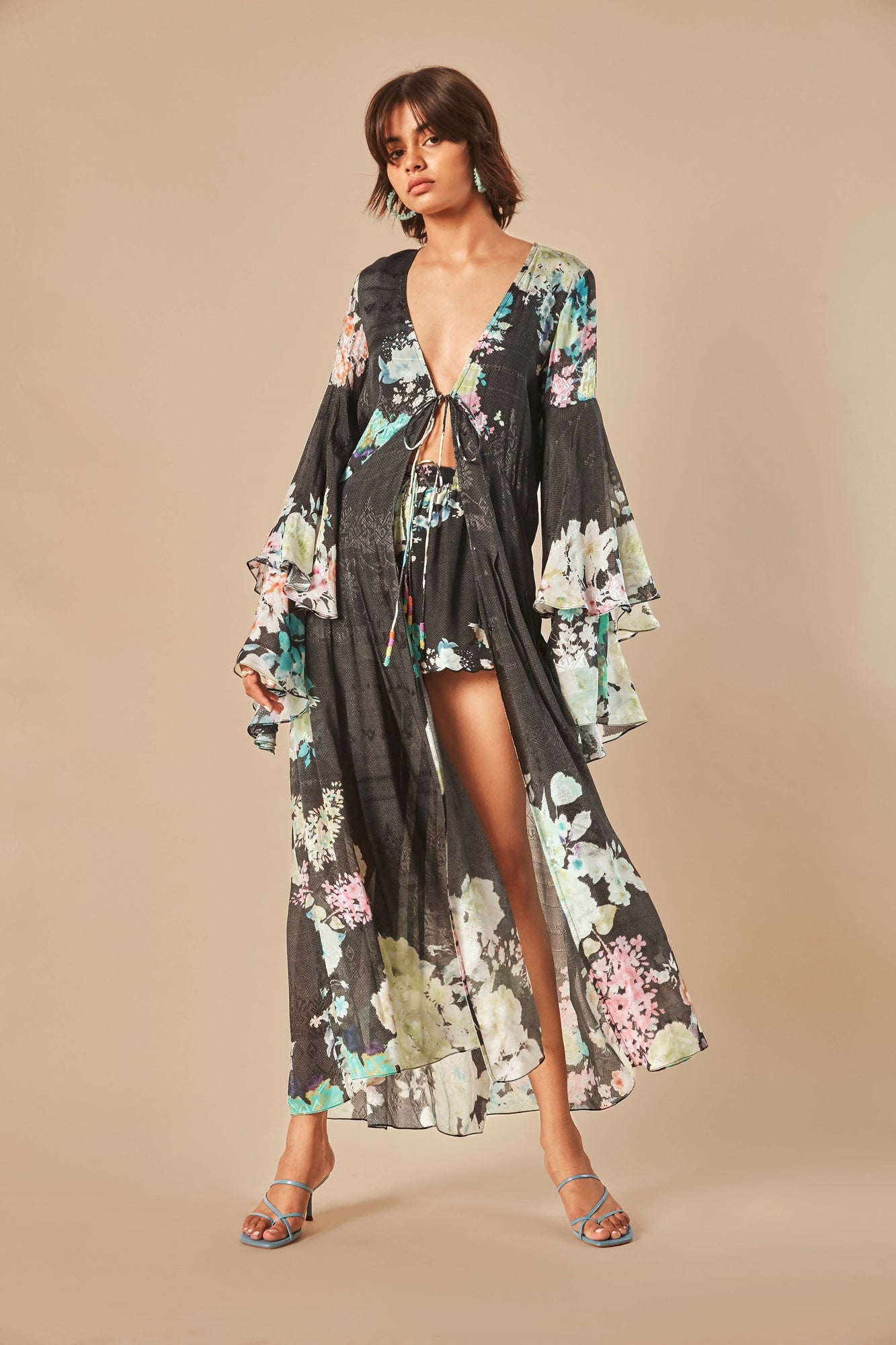Rococo Sand | Aita Cape | Black Multi