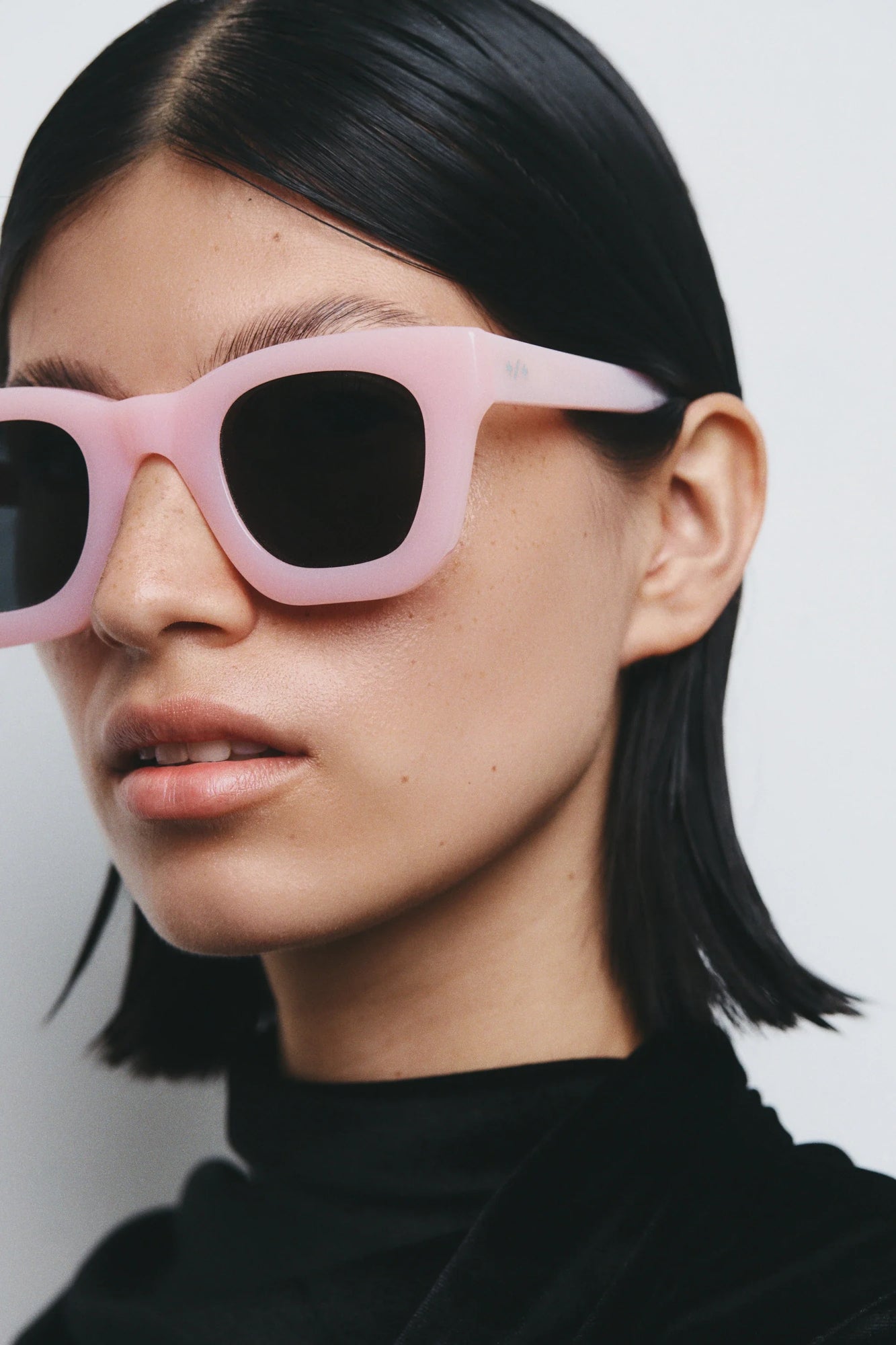 Roadcase | Cameo Pink | Smoke Lenses
