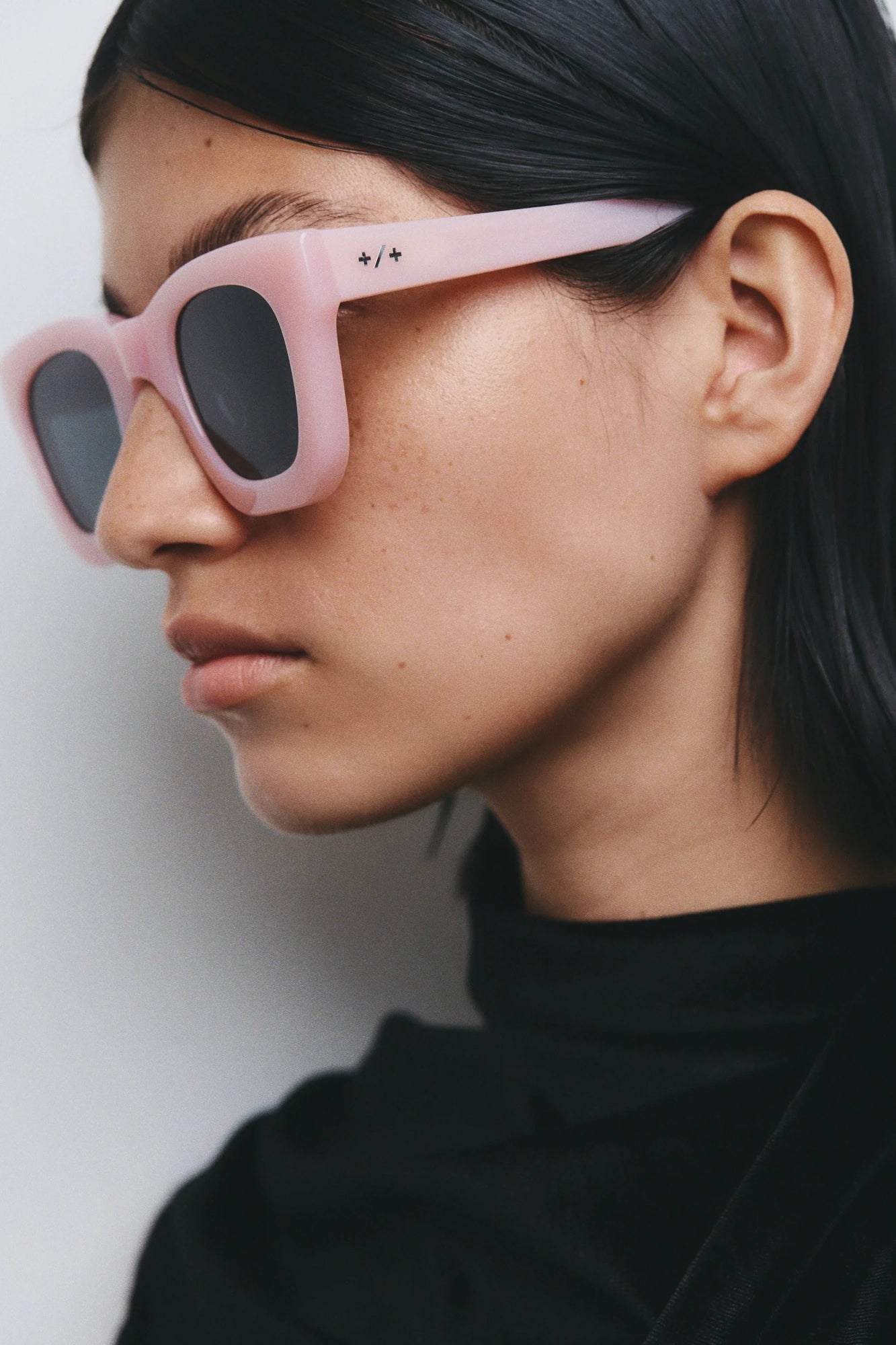 Roadcase | Cameo Pink | Smoke Lenses