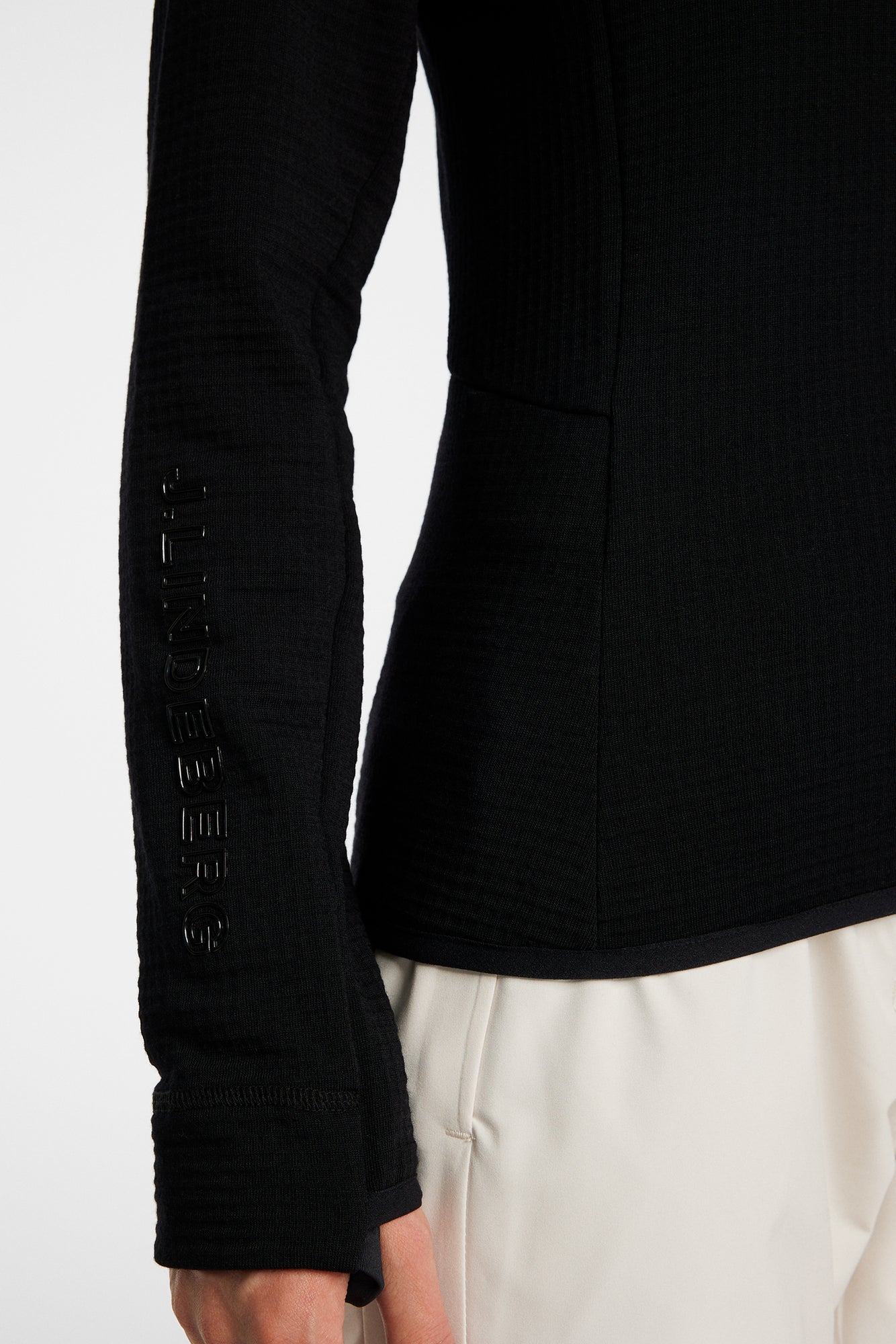 Women | Emeliz Merino Mid Layer | Black