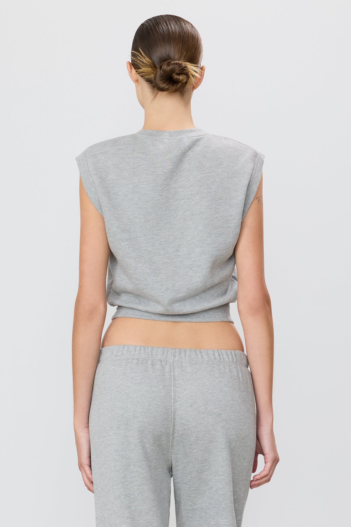 SLEEVELESS CREWNECK TOP - ETERNE