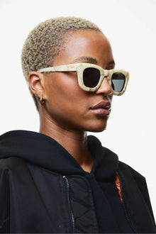 Roadcase | Carrara | Smoke Lenses