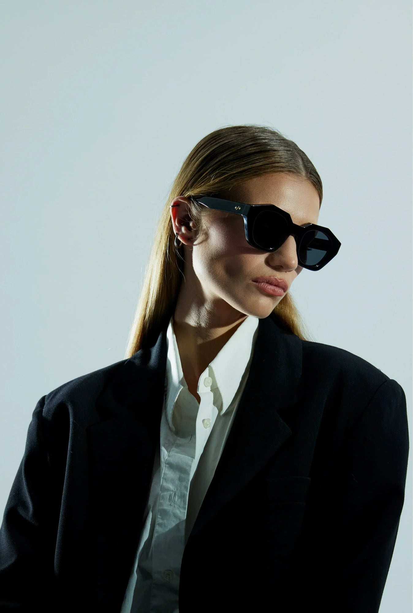 Amplify | Black | Smoke Lenses