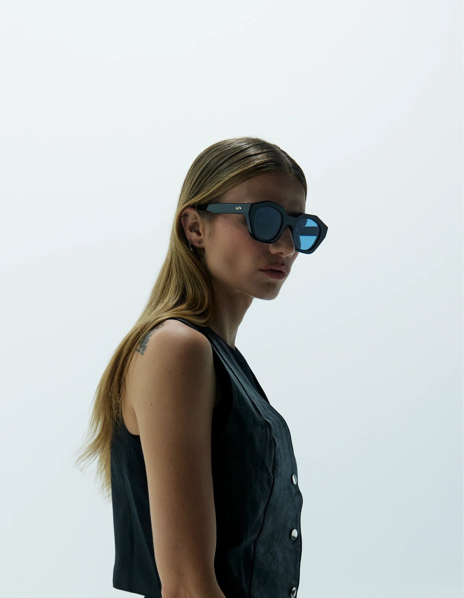 Amplify | Black | Sky Lenses