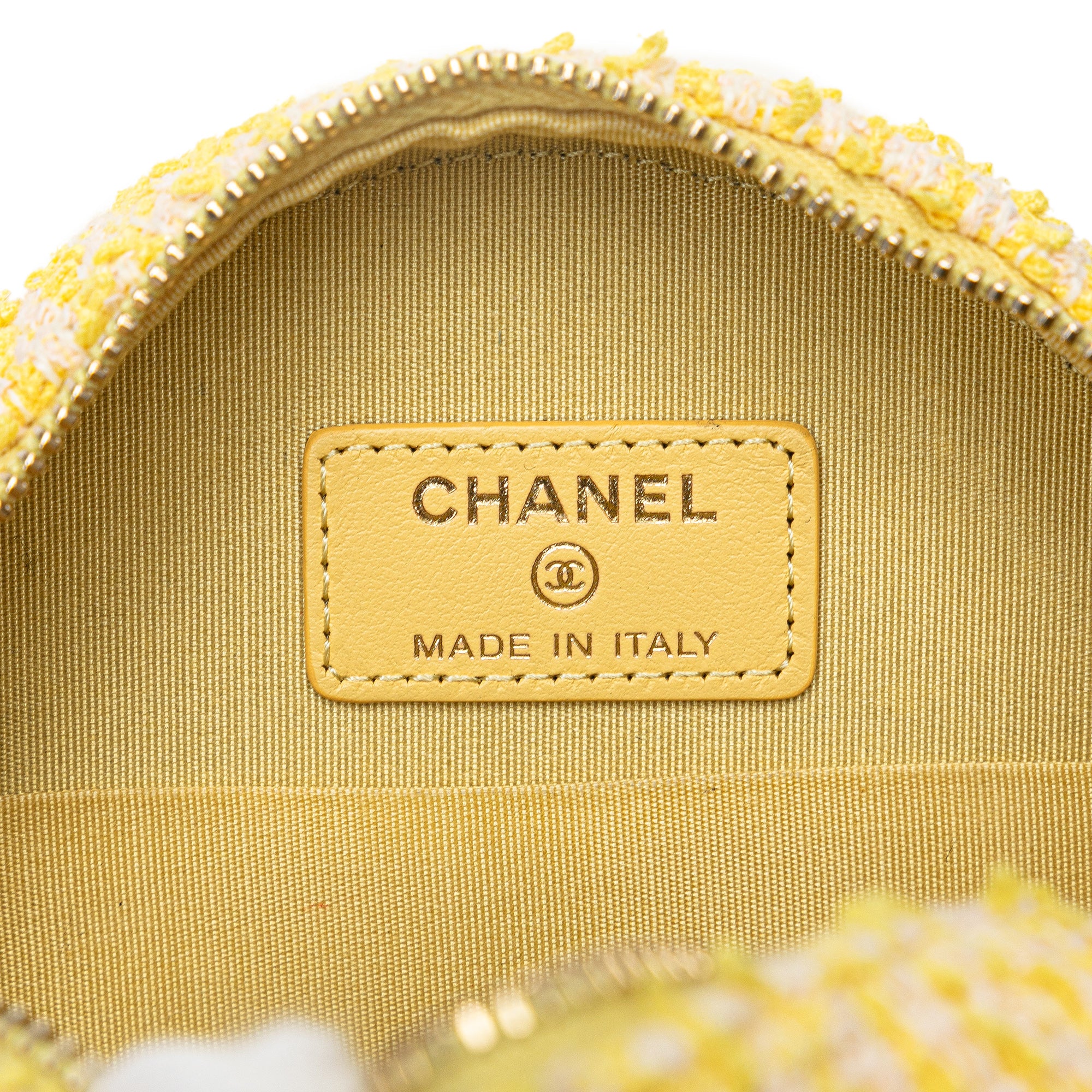 Chanel | Pre-Owned Tweed 19 Round Clutch with Chain | Yellow