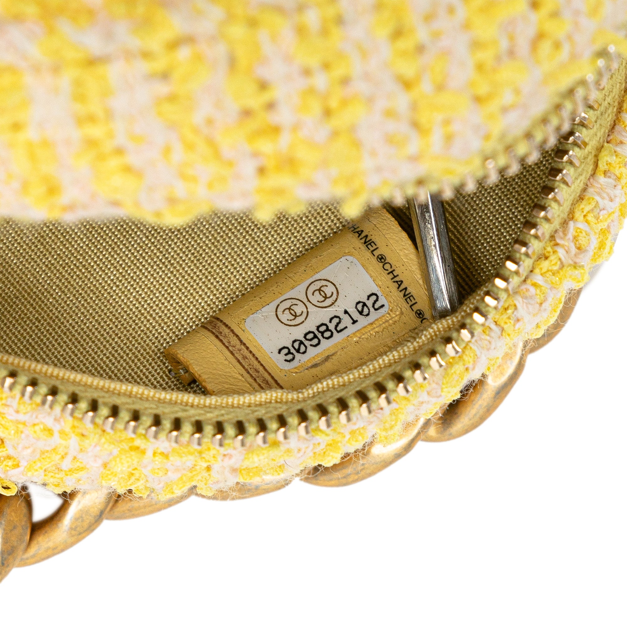 Chanel | Pre-Owned Tweed 19 Round Clutch with Chain | Yellow